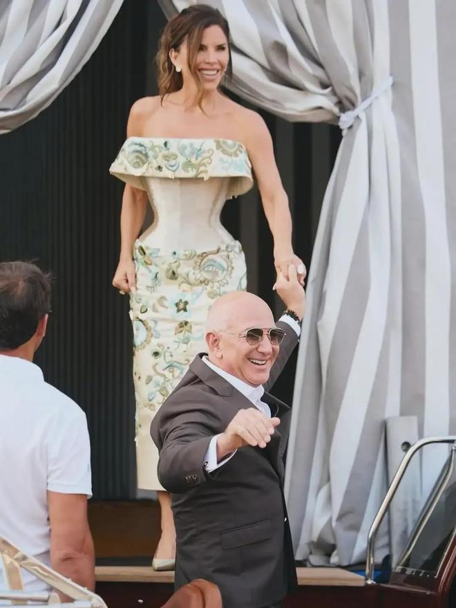 余年世界首富比尔·盖茨跌出彭博富豪榜前十AG真人一夜“蒸发”510亿美元?当了十(图3) 余年世界首富比尔·盖茨跌出彭博富豪榜前十AG真人一夜“蒸发”510亿美元?当了十(图3)