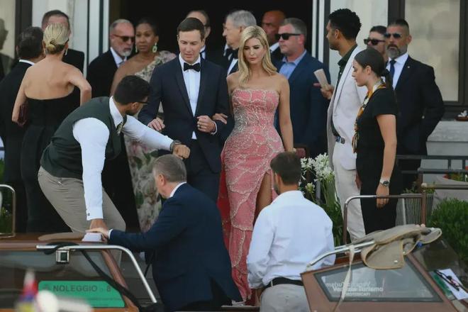 余年世界首富比尔·盖茨跌出彭博富豪榜前十AG真人一夜“蒸发”510亿美元?当了十(图10) 余年世界首富比尔·盖茨跌出彭博富豪榜前十AG真人一夜“蒸发”510亿美元?当了十(图10)