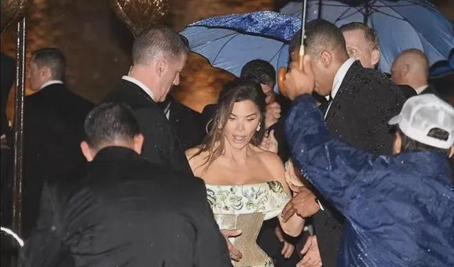 余年世界首富比尔·盖茨跌出彭博富豪榜前十AG真人一夜“蒸发”510亿美元?当了十(图12) 余年世界首富比尔·盖茨跌出彭博富豪榜前十AG真人一夜“蒸发”510亿美元?当了十(图12)